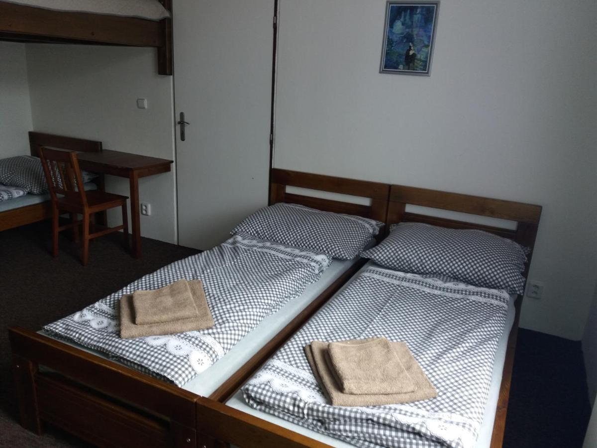 Apartmany Lenka كارلوفي فاري المظهر الخارجي الصورة